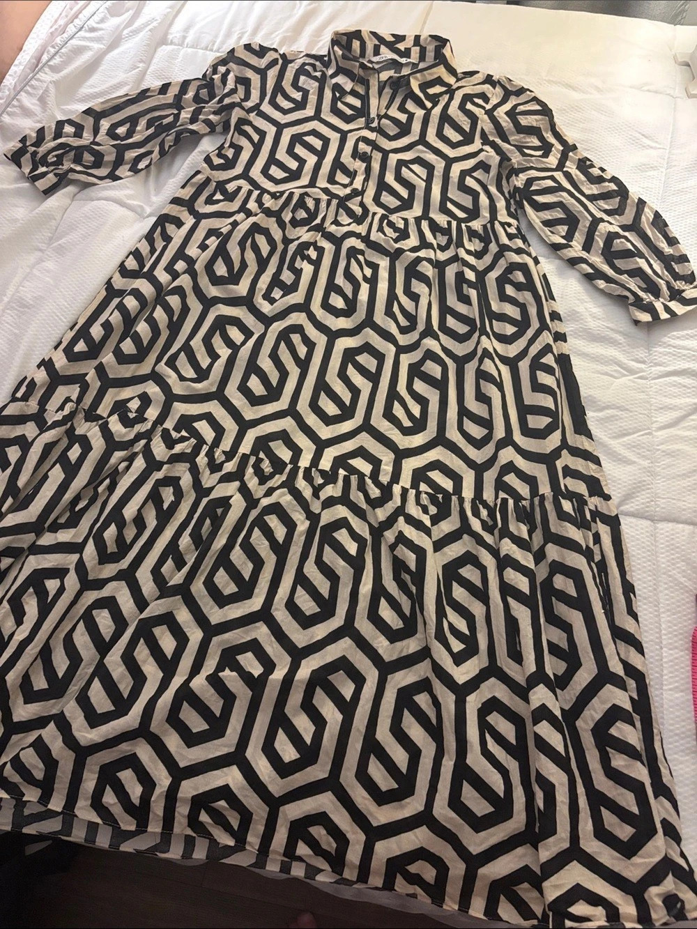 Zara Geometric Button Front Midi Dress in Black & Cream Size Medium